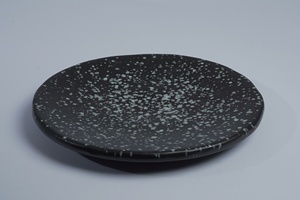 Assiette à dîner en céramique premium Japandi noire mouchetée avec glaçure réactive 26 cm, compatible lave-vaisselle, pour restaurant, hôtel, café, service de steaks - Product Image 3