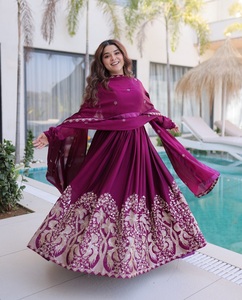 Robes Anarkali traditionnelles indiennes en tissu Rangoli Crush avec broderies multiples et dupatta orné de sequins - Product Image 1