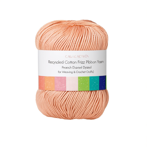 Fil en ruban de coton recyclé effet frisé, teint à la main couleur pêche, pour tissage et travaux au crochet - Product Image 2