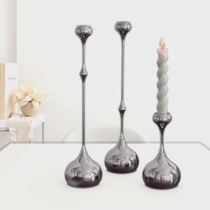 Ensemble de porte-bougies en acier inoxydable, design moderne et minimaliste, décoration d'intérieur, finition métallique durable, trois tailles incluses - Product Image 4