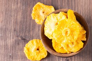 Ananas séché biologique de qualité supérieure, emballé sous vide en vrac pour une approvisionnement régulier et disponible en gros à prix de gros - Product Image 5