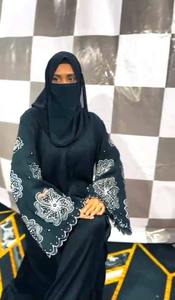 Elegante y Modesta Ropa Tradicional Musulmana para Mujer, Abaya de Primera Calidad Estilo Dubái - Incluye Accesorios - Product Image 2