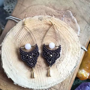 Pendientes Colgantes de Macramé Chapados en Oro Hechos a Mano con Piedra Blanca, Joyería Boho Vintage para Boda, para Mujer - Product Image 1