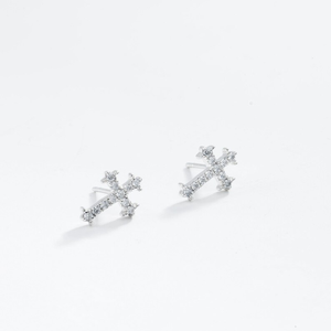 Boucles d'oreilles modernes en or avec croix en diamant, bijoux minimalistes, inspirés de la foi, bijoux religieux raffinés, cadeau significatif pour elle - Product Image 5