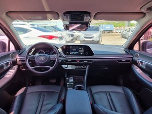 Voiture de tourisme berline Sonata 2020 grise d'occasion, quatre portes, durable, essence, automatique, idéale pour les trajets quotidiens - Product Image 3