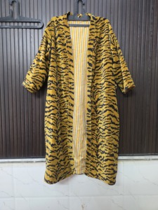 Robe longue pour femme à imprimé tigre jaune et noir, manches longues, coupe décontractée, fermeture à cordon, tissu doux, saison automne - Product Image 2