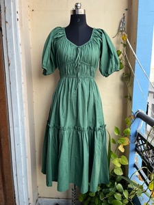 Vestido largo informal de algodón con escote corazón para mujer, color verde, teñido liso, regalo para ella. - Product Image 2