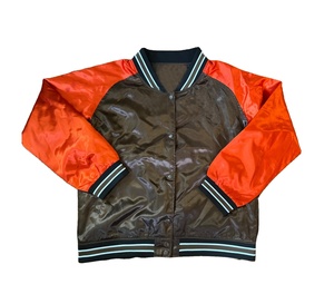 Chaqueta universitaria de satén personalizada de alta calidad El mejor material de satén 2025 Hombres Mujeres Diseño de chaquetas de béisbol con letras - Product Image 1