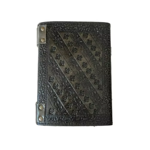 Diario Clásico de Cuero Genuino con Tapa Dura, Papel con Borde Rústico Hecho a Mano, Grabado de Chakras en Carbón, para Lectura y Hechizos - Product Image 1