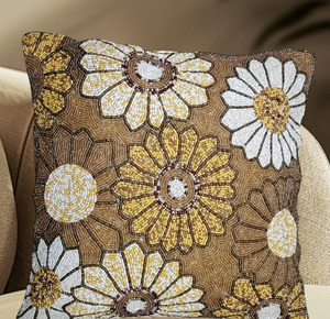 Housse de coussin décorative faite à la main avec des perles florales Daisy, housse de coussin décorative marron jaune blanc, décoration d'intérieur - Product Image 2