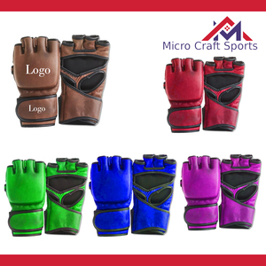 Gants de boxe et de MMA professionnels en cuir PU avec logo personnalisé, fermeture réglable, antidérapants, sangle de poignet ajustable, fabriqués au Pakistan - Product Image 2