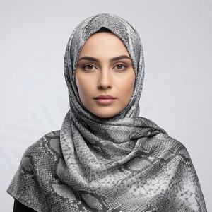 Écharpe Hijab Longue et Douce en Tissu Lin à Franges et Pompons, Imprimé Serpent Scintillant, Couleur Personnalisée, Paillettes, Qualité Premium pour Femme - Product Image 4