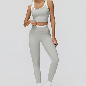 Ensemble de yoga pour femmes de qualité supérieure à prix abordable, 2 pièces, personnalisable, respirant, doux, matériau durable, design international - Product Image 2