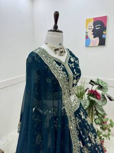 Conjunto de Lehenga Bordado Azul Oscuro, Vestido de Novia Indio Pakistaní, Dupatta de Tela, Traje Nupcial Floral - Product Image 2