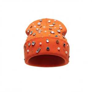 Gorro de Punto de Lujo Color Naranja Caqui Y2K con Pedrería y Perlas, Gorro de Invierno Personalizado de Diseño Premium para Streetwear - Product Image 1