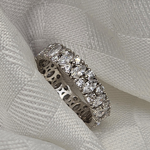 Anillo de Eternidad con Diamantes Cultivados en Laboratorio Certificados por IGI, Anillo de Boda Marquise de Diamantes Creados en Laboratorio en Oro Blanco de 18K Personalizado, Joyería para Mujer - Product Image 1