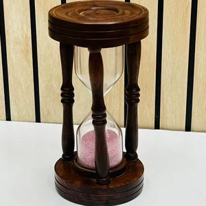 นาฬิกาทรายไม้ขนาด 5.75 นิ้ว พร้อมทรายสีชมพู |   นาฬิกาทรายตกแต่งโต๊ะงานวันเกิดลายกากบาทสไตล์เรียบง่าย - Product Image 1