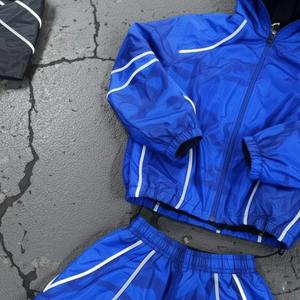 Ensemble de survêtement sportif personnalisé OEM pour hommes : veste coupe-vent et pantalon de jogging légers en microfibre pour usage quotidien décontracté - Product Image 4