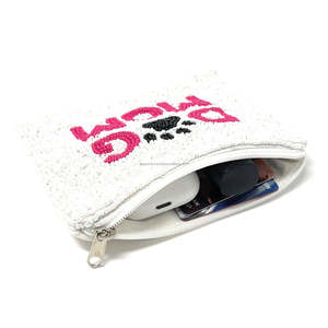 กระเป๋าใส่เหรียญลูกปัดลายอุ้งเท้าสุนัข สำหรับคนรักสัตว์เลี้ยง  กระเป๋าซิปปักลายอุ้งเท้า  กระเป๋าคลัทช์ทำมือ  กระเป๋าสตางค์ใบเล็ก  วัสดุอ่อนนุ่ม เป็นมิตรกับสิ่งแวดล้อม - Product Image 3