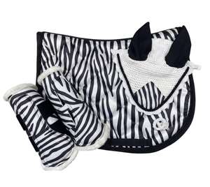 Ensemble de tapis de selle imprimé zèbre |   Protège-jambes pour chevaux Matchy Fly Veil |   Cadeau de spectacle équestre Bold Black White Horse - Product Image 1