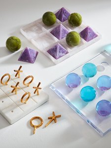 Jeu de Tic Tac Toe en résine géométrique, pyramides et sphères violettes et vertes, décoration de table, design minimaliste - Product Image 5