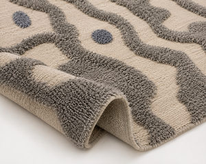 Alfombra DECORDEC Gris Marfil Abstracta de Diseño Asimétrico, 100% Lana de Nueva Zelanda, Antideslizante, Lavable, con Detalles Azules para un Estilo Moderno - Product Image 2