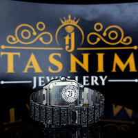 Montre de luxe indienne sertie de diamants pour un look sportif et décontracté, disponible pour la vente en gros.