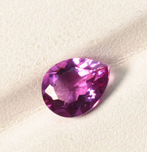 Granate de rodolita de laboratorio en piedra preciosa facetada de pera suelta rosa para joyería 5X3mm a 9X6mm Tamaños calibrados - Product Image 2