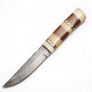 Couteau utilitaire à lame fixe en acier Damas fait main avec manche en os de chameau et bois de rose - Product Image 1
