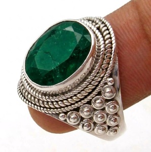Anillo de Esmeralda Hecho a Mano, Joyería de Piedra Verde, Anillo Boho Unisex - Product Image 4