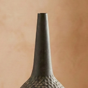 Jarrón de Metal de Bronce Antiguo Hecho a Mano con Textura Moderna, Florero Decorativo de Cuello Alto, Maceta de Hierro Martillado de Lujo para Decoración del Hogar - Product Image 5