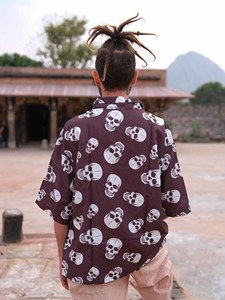 Chemise à col cubain en coton marron à imprimé crâne pour homme, style original, décontracté, boutonnée, pour l'été, la plage ou les festivals - Product Image 2