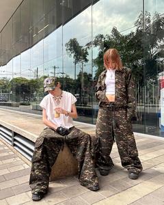 Conjunto Deportivo Personalizado con Cremallera y Estampado de Camuflaje para Hombre, Sudadera con Capucha y Pantalones Jogger de Felpa Francesa de 360 g/m² - Product Image 4
