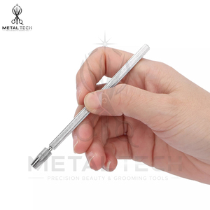 Porte-aiguille ventilé en métal argenté avec poignée ergonomique moletée, micro-aiguille à crochet en acier, outils professionnels pour la fabrication de perruques en dentelle - Product Image 4
