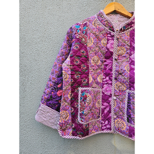 Chaqueta de mujer acolchada de algodón hecha a mano, estilo patchwork vintage bohemio, con botones al frente, informal, para invierno, regalo para ella. - Product Image 2