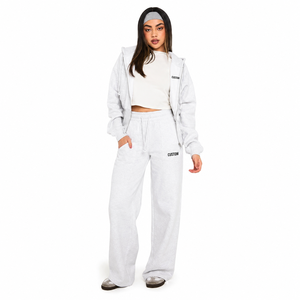 Ensemble survêtement femme personnalisé avec logo, sweat-shirt court blanc et pantalon large en molleton de coton, fermeture éclair intégrale, tenue de sport deux pièces - Product Image 1