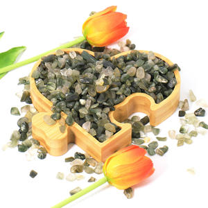 Vente en gros de copeaux de cheveux de rutilation verte naturelle, pierres roulées de guérison, graviers de rutilation verte pour la décoration intérieure, qualité supérieure - Product Image 2