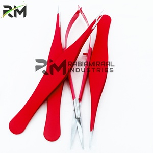 Ensemble de pinces à épiler pour sourcils à pointe rouge pointue, en plastique durable, pour une épilation précise - Product Image 4