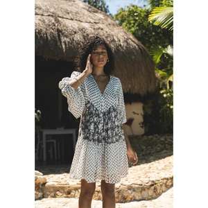 Vestido Casual Premium Hecho a Mano con Cintura Natural, Ecológico, Lavable, 100% Algodón, Cuello en V, Mangas 3/4, Corte Regular - Product Image 1