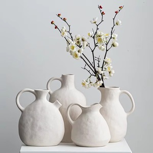 Elegante Florero de Cerámica con Acabado Blanco para Interiores Contemporáneos, Florero de Cerámica Hecho a Mano para Arreglos Florales y Decoración - Product Image 6