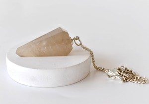 Péndulos de Cuarzo Ahumado Facetado de la Mejor Calidad al por Mayor, Forma Cónica Pulida, Herramienta de Radiestesia, Sanación Energética - Product Image 2