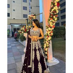Lehenga Choli de Diseño para Fiestas con Bordado de Hilo y Lentejuelas - Product Image 6