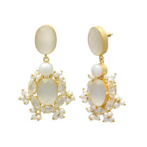 Boucles d'oreilles pendantes de mariage pour femme, en laiton plaqué or 24 carats, avec saphir bleu, perle naturelle et design vintage chrétien, magnifiques et élégantes - Product Image 2