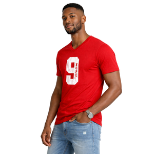 T-shirt col en V Kappa Alpha Psi numéro 9 rouge, vêtement de fraternité grecque avec motif audacieux, confort premium et coupe élégante - Product Image 3