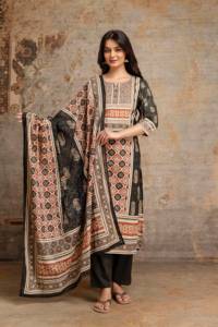 Conjunto de traje recto de algodón premium de 60×60 para mujer con kurta estampada, pantalones a juego y dupatta para la colección de ropa étnica informal. - Product Image 3