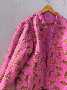 เสื้อแจ็คเก็ตผ้ากำมะหยี่สีชมพูพิมพ์ลายเสือแบบกลับด้านได้  บุด้วยผ้าฝ้าย  ทรงยาว  ระบายอากาศได้ดี  เป็นมิตรกับสิ่งแวดล้อม  สำหรับผู้หญิง  เสื้อโค้ทฤดูหนาว  งานแฮนด์เมด - Product Image 6