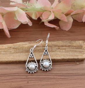 Boucles d'oreilles pendantes en perles d'eau douce naturelles, argent sterling 925, perles élégantes, bijoux en pierres précieuses, vente en gros pour femmes - Product Image 3