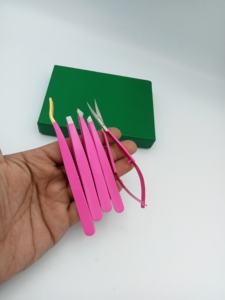 Pinzas para Pestañas de Acero Inoxidable de Precisión con Punta Lisa, Color Personalizado, Modelo 667, Empaque en Caja, Marca Privada, Revendedores de Productos de Belleza - Product Image 6