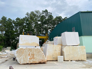 Bloc de marbre blanc naturel moderne du Vietnam, directement de la carrière, grand format, imperméable, écologique, pour extérieur et appartement - Product Image 4