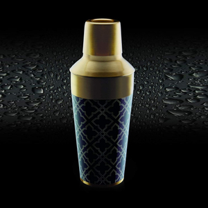 Shaker à cocktails noir et or à motifs, avec un motif complexe, élégant et conçu pour des réceptions raffinées. - Product Image 3
